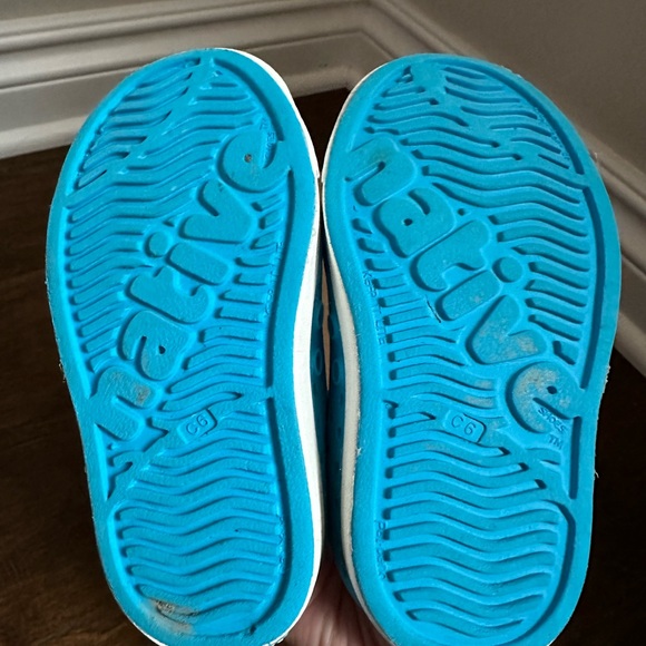 Native toddler slip on blue size 6 C - Picture 4 of 5